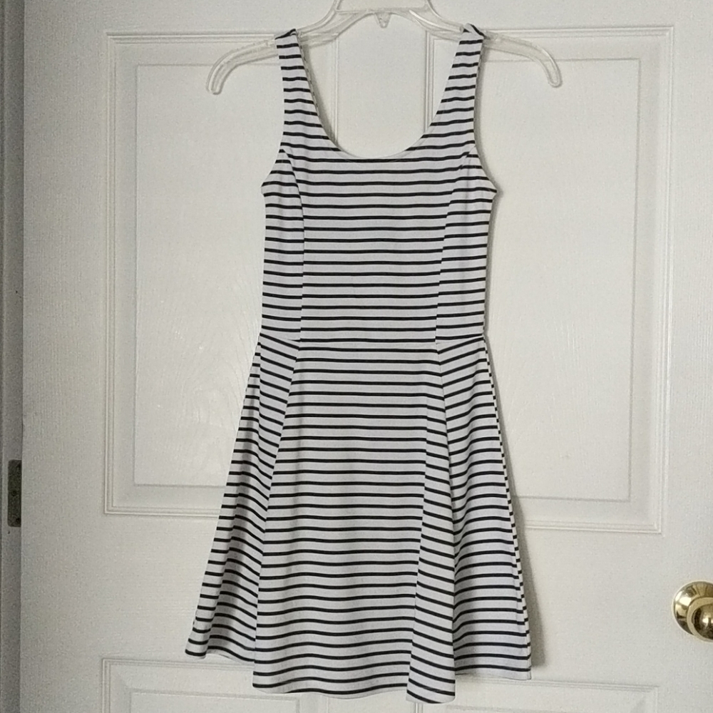 Size 2 H&M Black & White Striped Dress